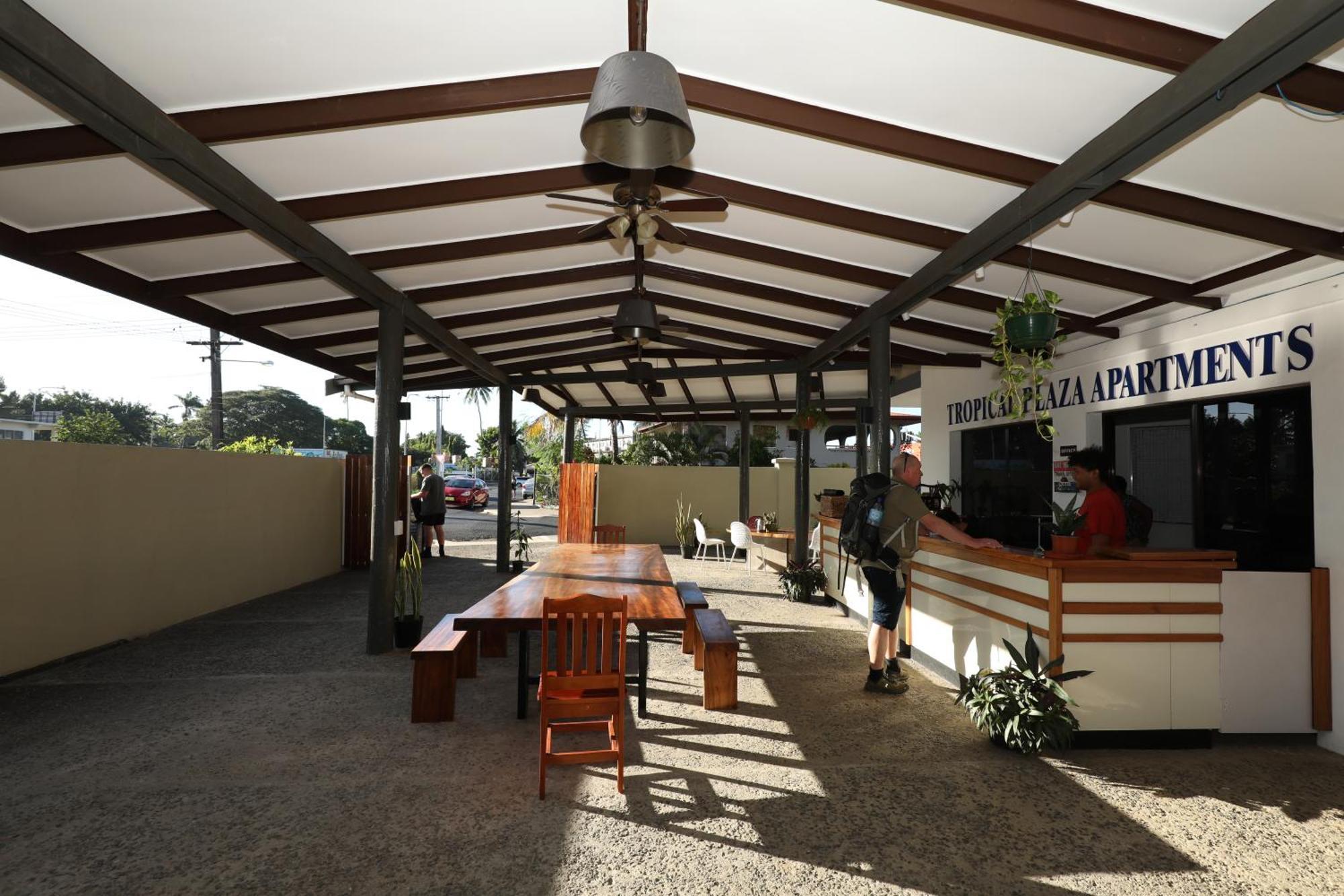 Tropical Plaza Apt Nadi Esterno foto